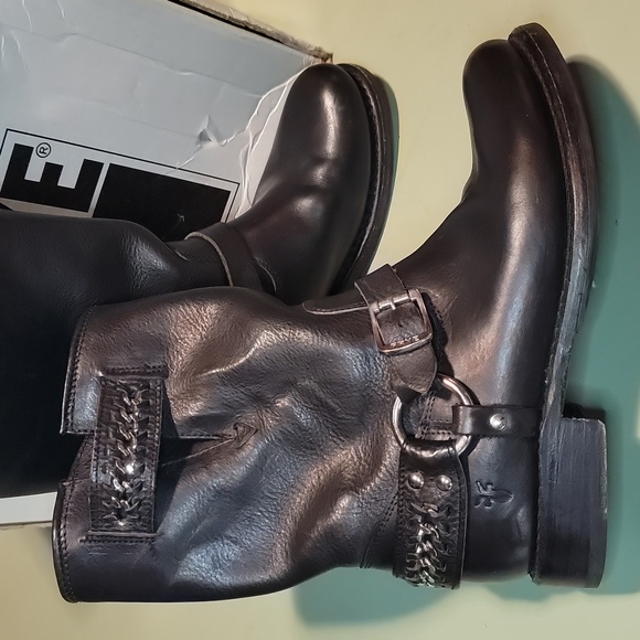 Frye Jenna Chain Moto Boot - Picture 9 of 16